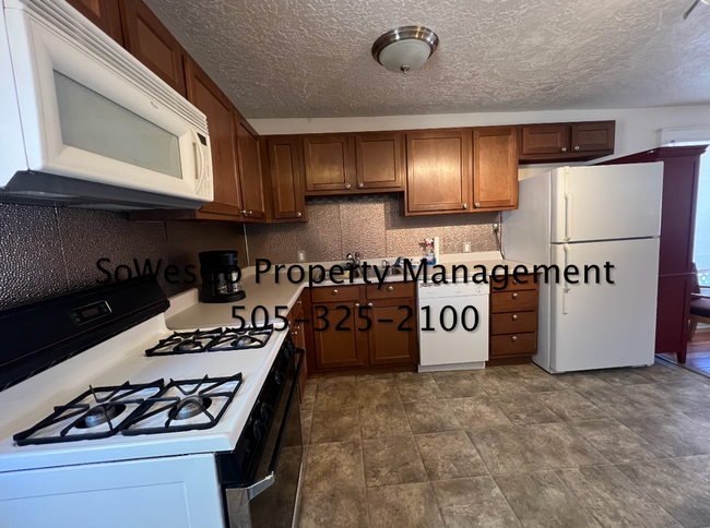 Building Photo - Single Family Two Bedroom Home