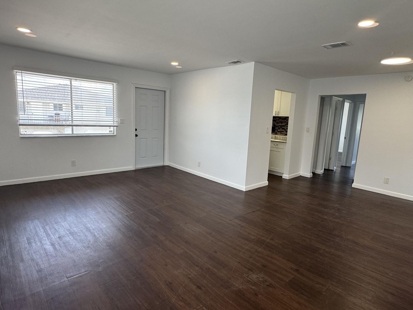 Building Photo - 206 E Tiffany Dr