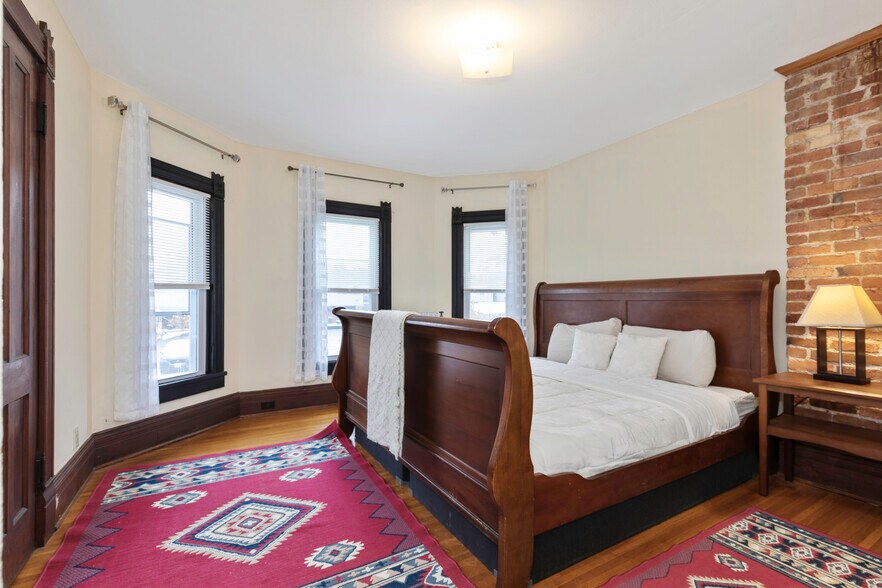 Building Photo - 127 Ashworth Pl