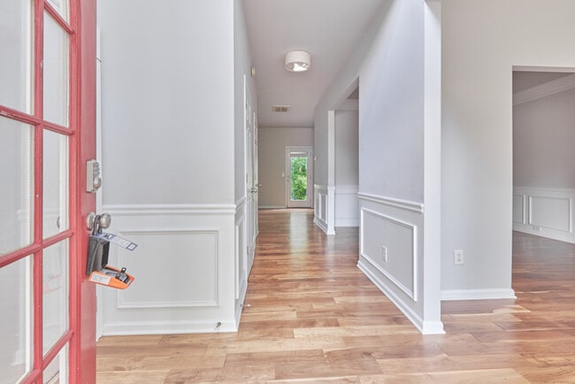 Building Photo - 4 bedroom house in Suwanee