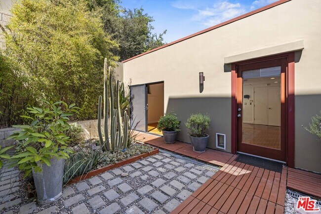 Building Photo - 2222 Bancroft Ave