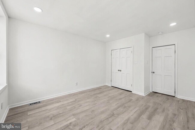 Building Photo - 1506 S Bambrey St