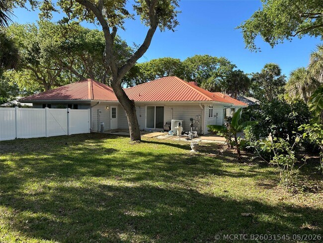 Building Photo - 1200 Poitras Dr