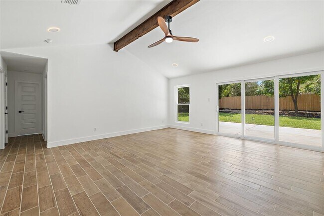 Building Photo - 1111 Spearson Ln