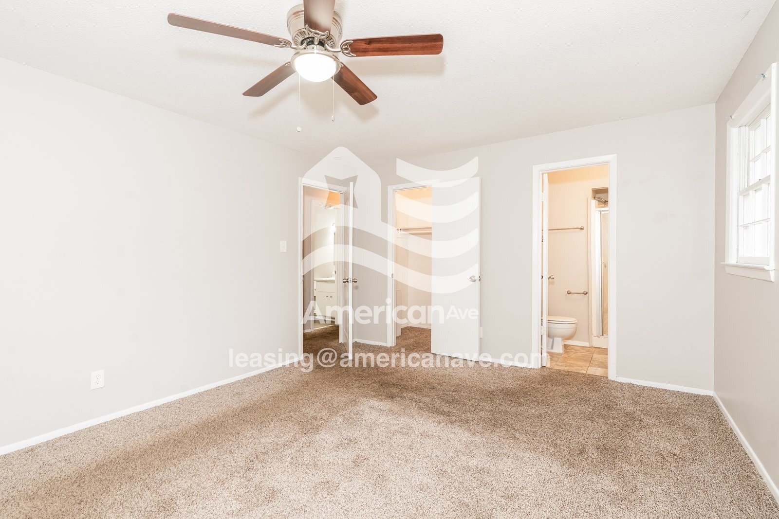 Building Photo - 404 Laurie Ln