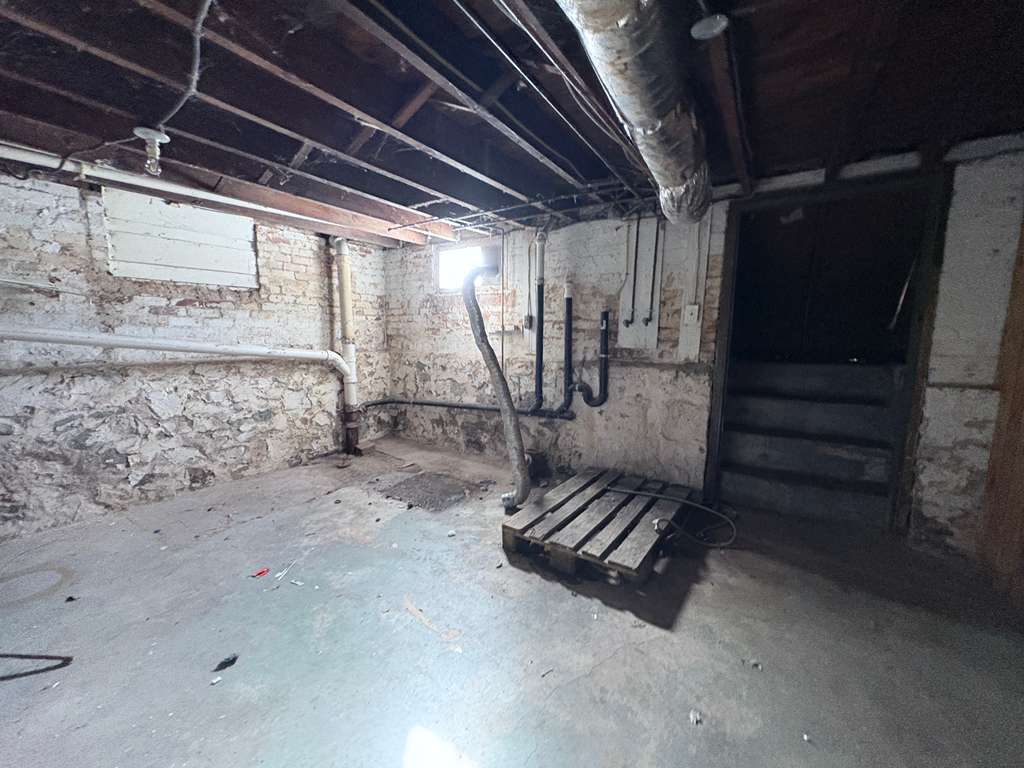 Building Photo - 240 Fountain St