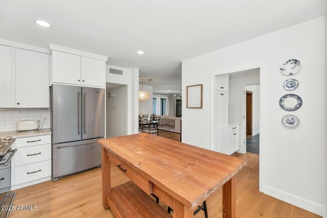 Building Photo - 103 W Palmcroft Dr