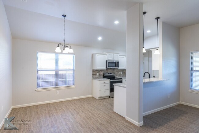 Building Photo - NEW CONSTRUCTION! 3 bed, 2 bath, 2 car garage; ALL KITCHEN APPLIANCES!