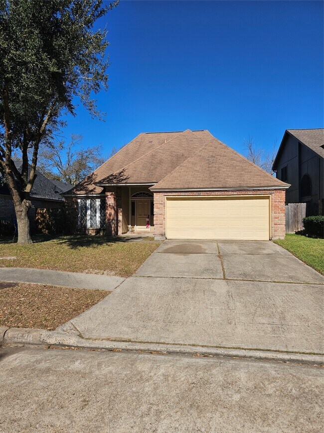 Building Photo - 1538 Ridgebriar Dr