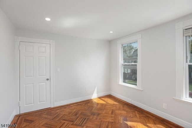 Building Photo - 108 Thomas St