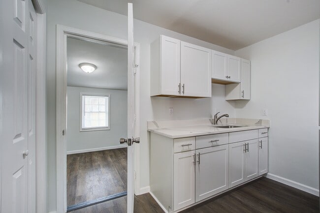 Building Photo - 2325 Elegans Dr