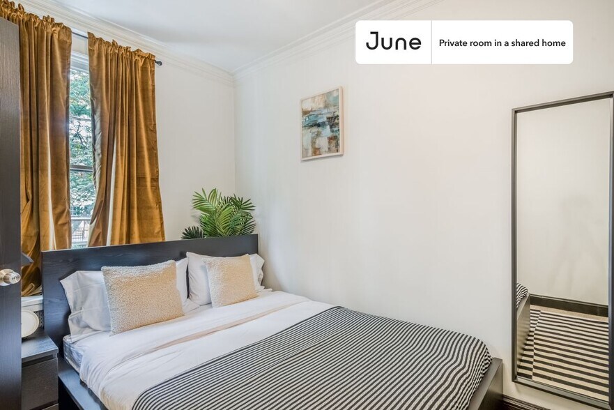 Primary Photo - Private bedroom in 5 bed/1 bath Home