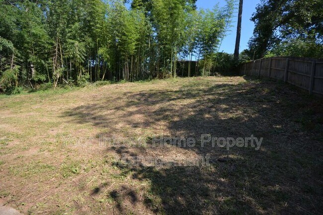 Building Photo - 1864 Flintwood Dr SE