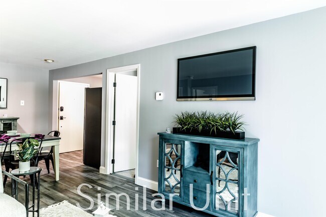 Building Photo - 25 Westgate Dr