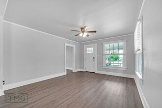 Building Photo - 2 Bed, 2 Bath Home Near TU
