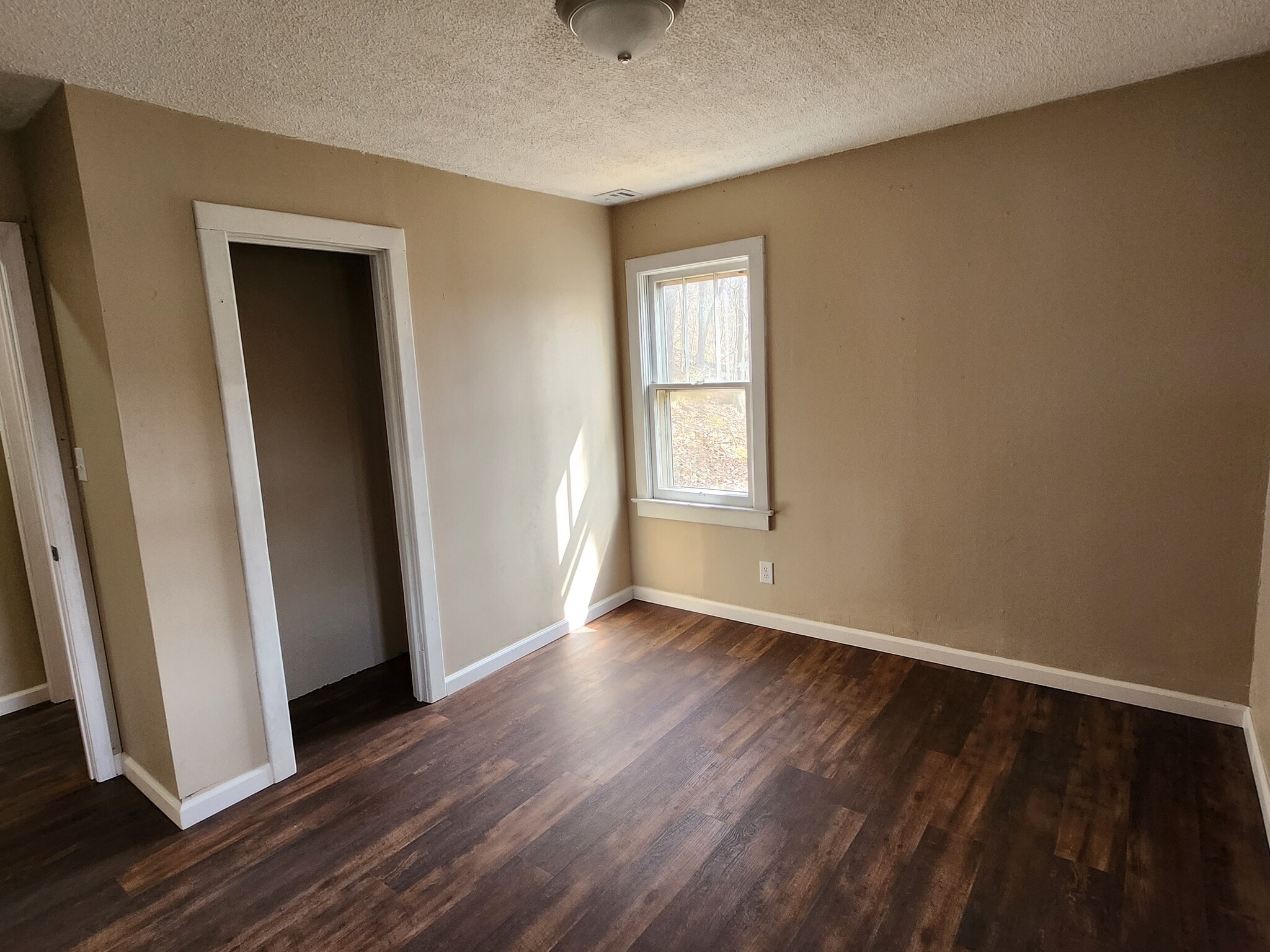 Building Photo - 2119 US-421