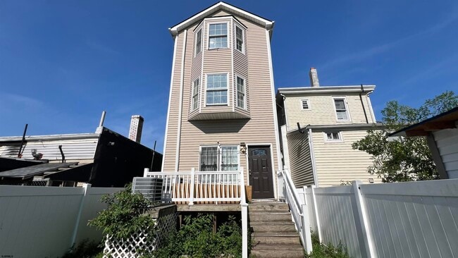 Building Photo - 216 N South Carolina Ave