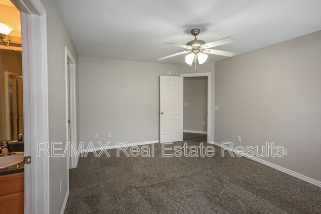 Building Photo - 3711 SW Hansom Loop