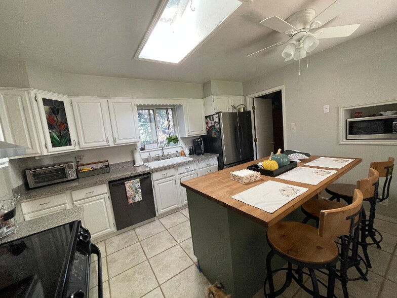 Building Photo - 3509 Britt St NE