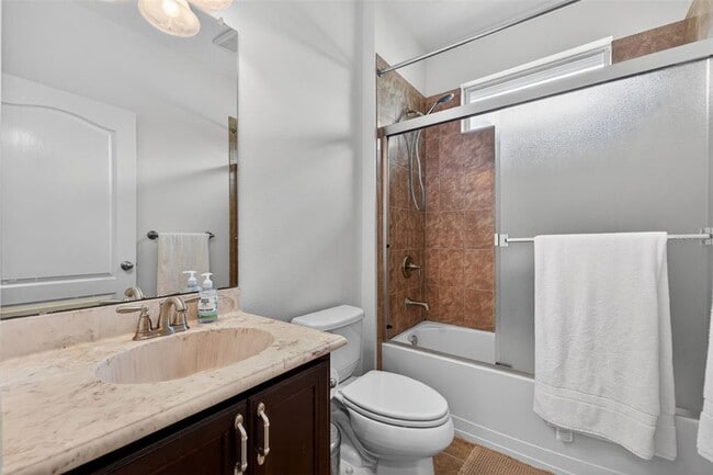 Building Photo - 3204 W Marlin Ave