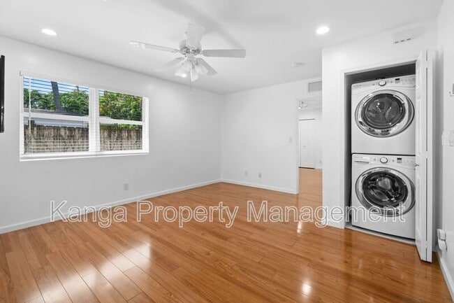 Building Photo - 3450 S Olive Ave