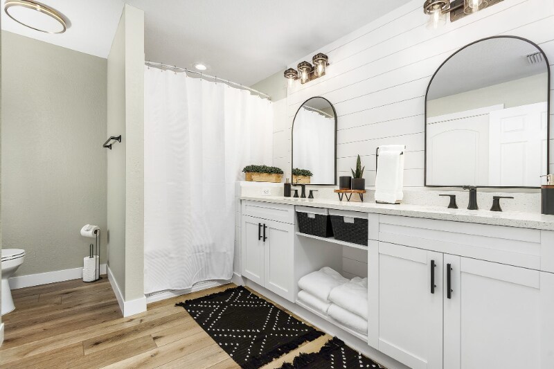 Building Photo - 1300 SE 5th Terrace