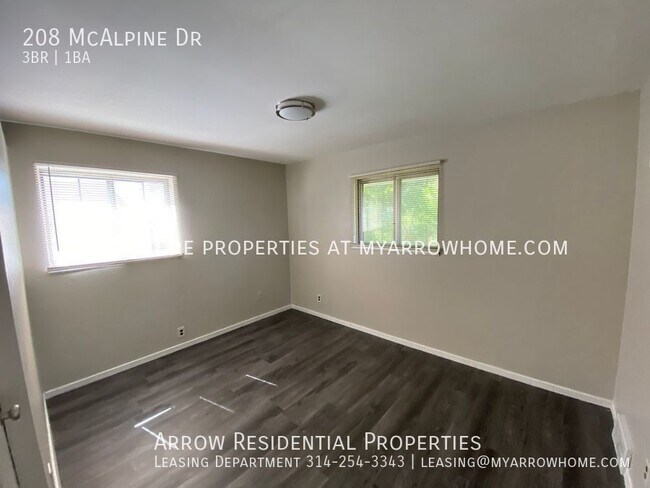 Building Photo - 208 Mc Alpine Dr