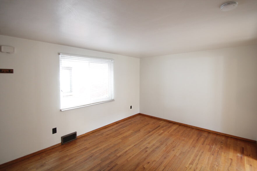 Building Photo - 419 Franklin Ave