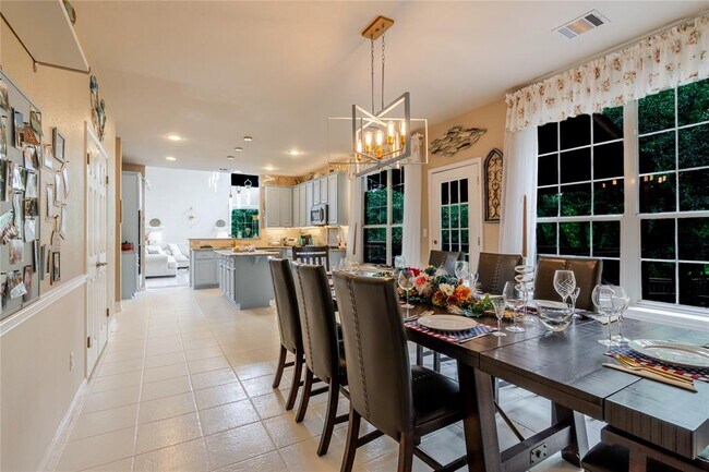 Building Photo - 9201 Trowbridge Cove