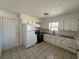 Building Photo - 1632 N 59th St