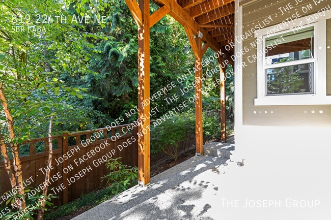 Building Photo - 819 224th Ave NE