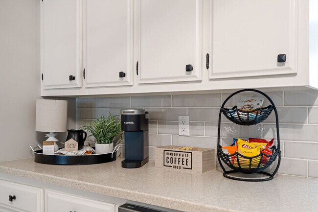 Building Photo - 17 Rock Crest Cir SE