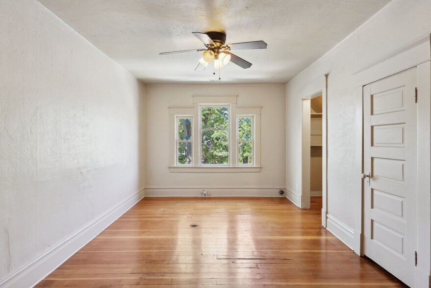 Building Photo - 1004 E 200 S