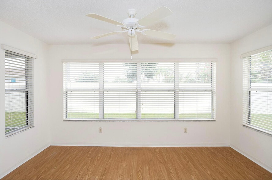 Florida room - 1631 Blossom Ter