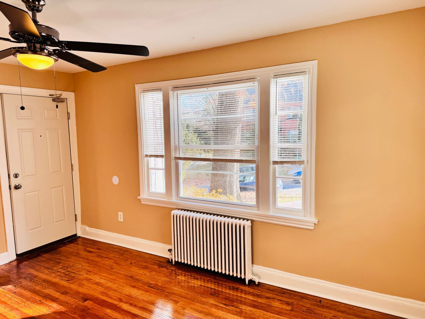 Building Photo - 908 Hudson Ave