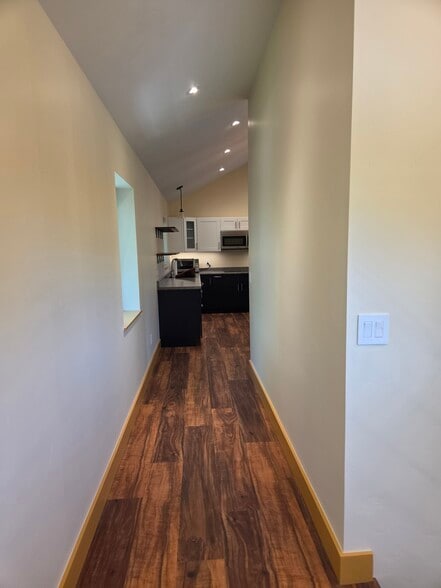Building Photo - 357 1/2 N Lena St