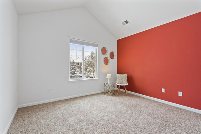 Building Photo - Great 2 Bed 2 Bath Condo in Loveland Avail...