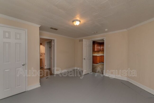 Building Photo - 151 Curry St