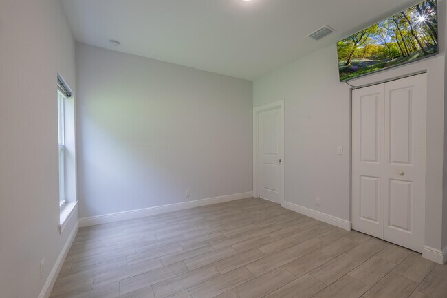 Building Photo - 2240 84th Ct