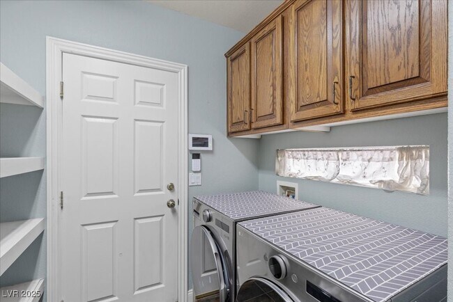 Building Photo - 10902 Fintry Hills St