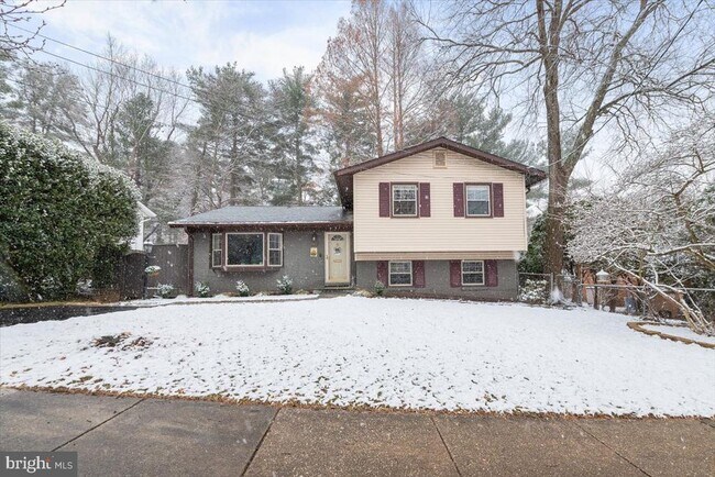 Building Photo - 903 Leverton Rd