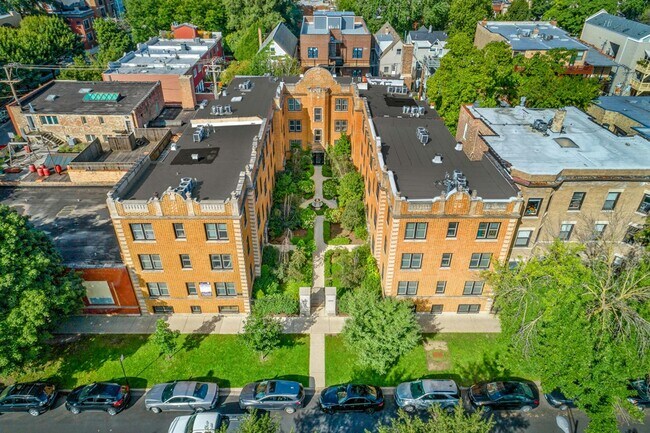 Building Photo - 3812 N Pine Grove Ave