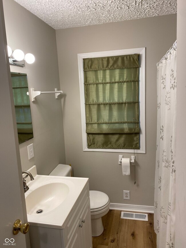 Building Photo - 1036 E Auman Dr