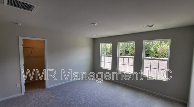 Building Photo - 15612 Country House St