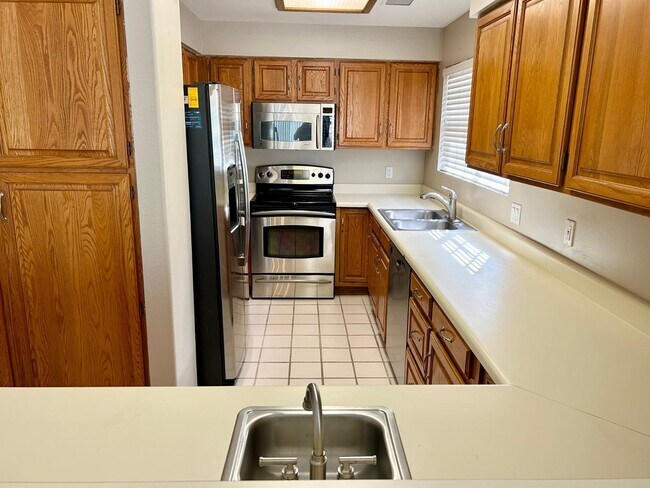 Building Photo - 10015 E Mountain View Rd