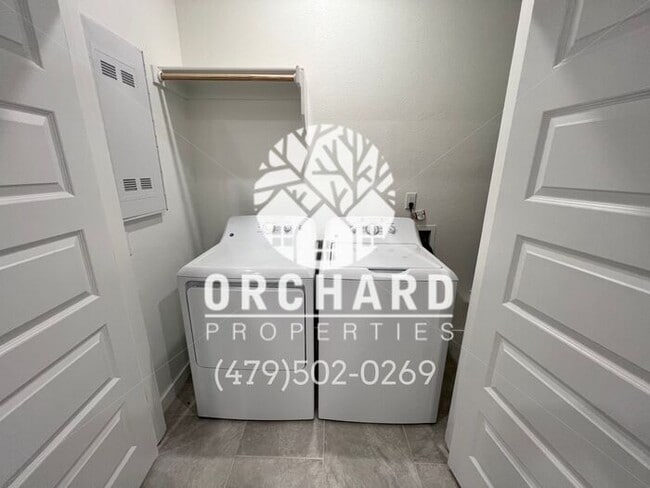 Building Photo - 2/1 Flat | Endura Park- Apartments in Siloam Springs!