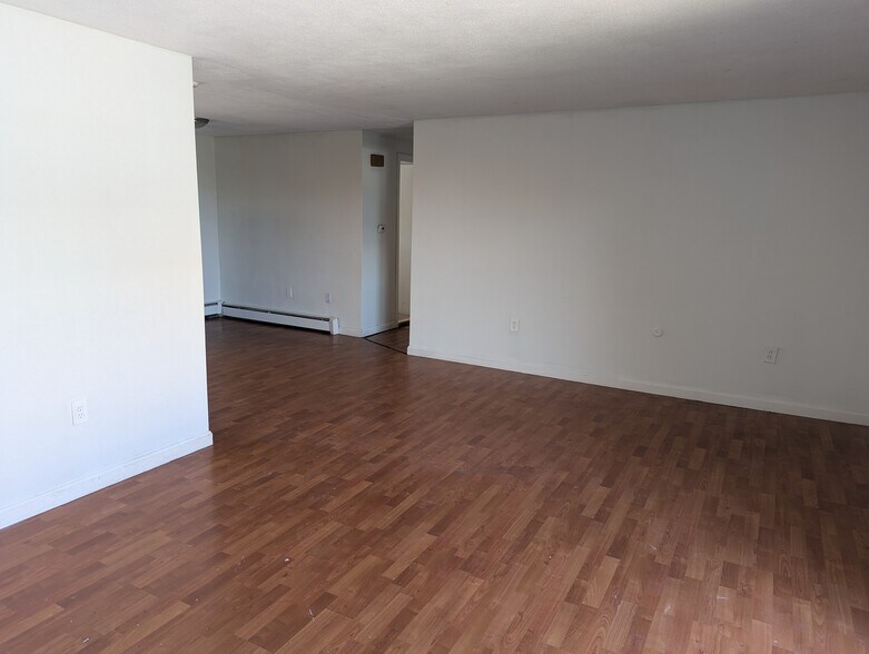 Building Photo - 581 Proctor Ave