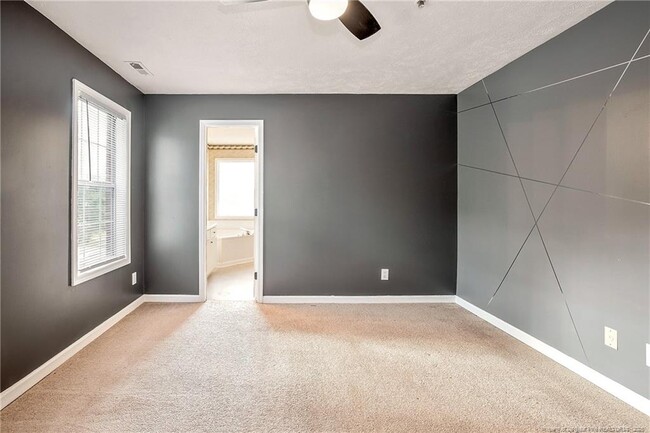 Building Photo - 300 Bubble Creek Ct