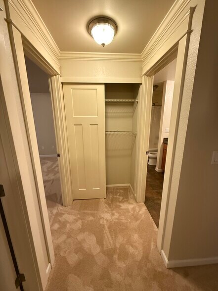 Building Photo - 10009 NE 123rd St