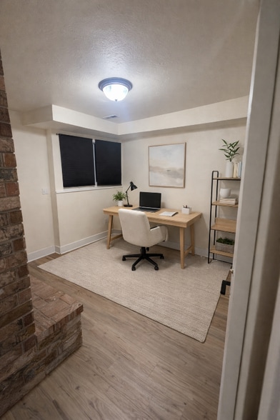 Building Photo - 11835 SE Valley View Terrace